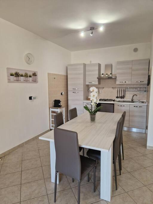 Flowers Apartment Villa Caldari ภายนอก รูปภาพ